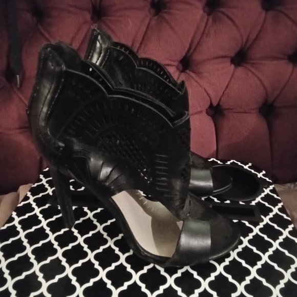 7-7.5 black stilleto shoes for your xmas party! - Picture 3 of 7